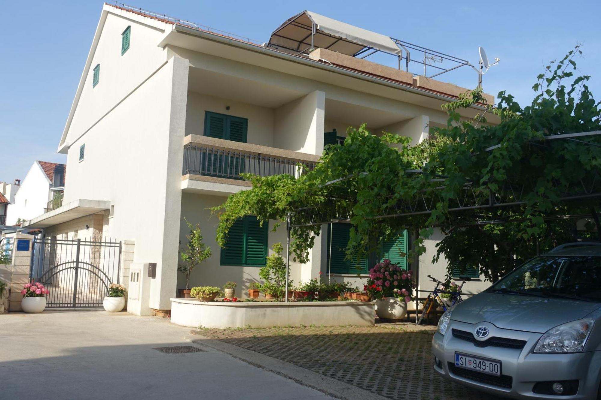 Apartment Tonka Vodice Exterior photo